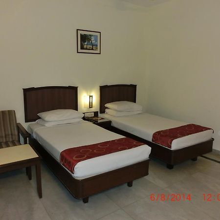 Hotel Thulashi Park Chennai Ngoại thất bức ảnh