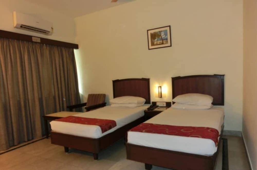 Hotel Thulashi Park Chennai Ngoại thất bức ảnh