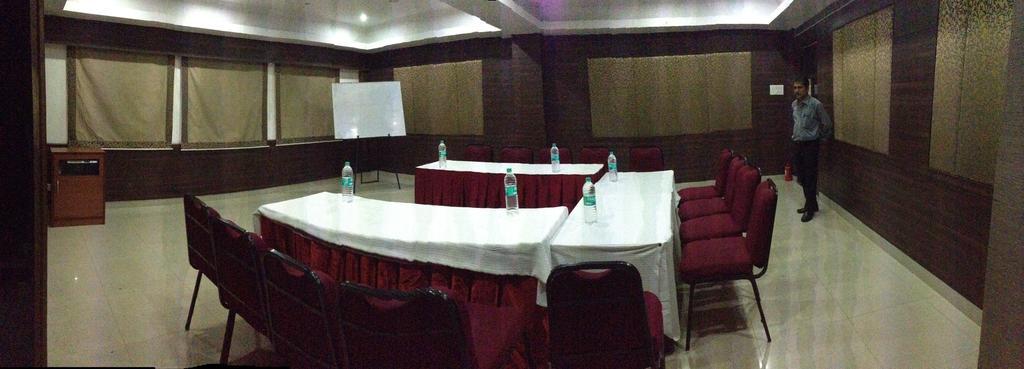 Hotel Thulashi Park Chennai Ngoại thất bức ảnh