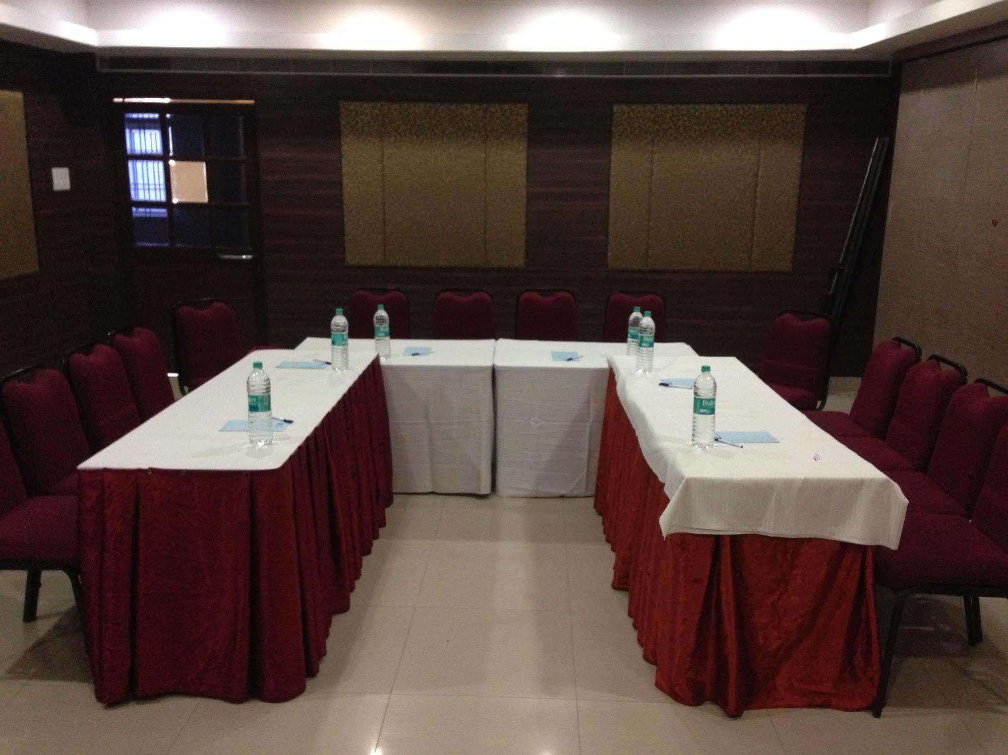 Hotel Thulashi Park Chennai Ngoại thất bức ảnh